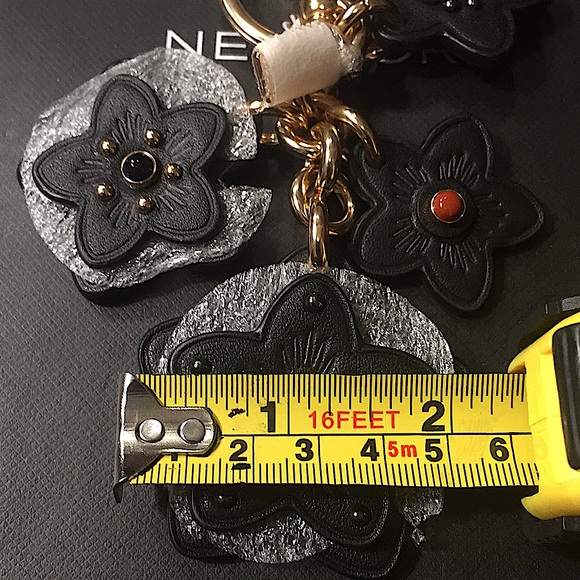 COACH - WILDFLOWER MIX BAG CHARM (NWT) - Picture 9 of 12